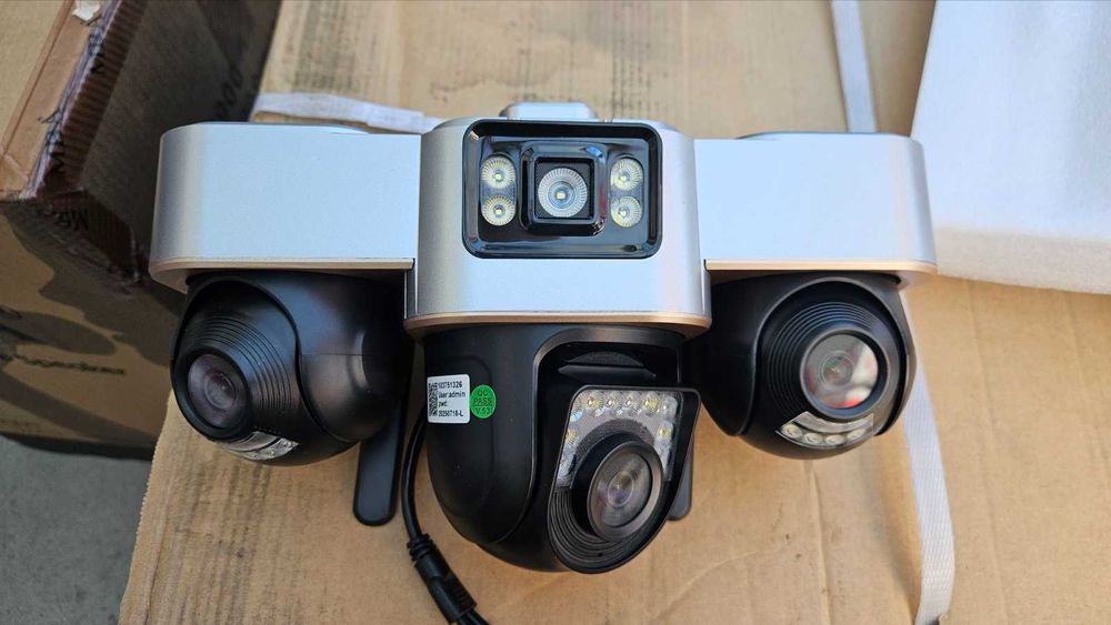 Тройна Wifi камера за видеонаблюдение с въртящи се странични обективи