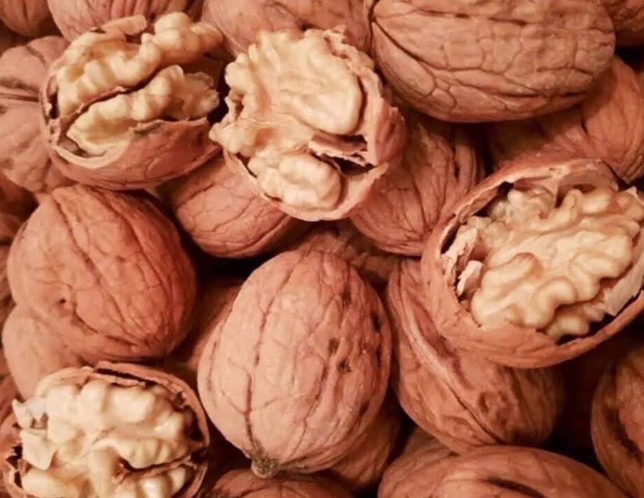 Avem nuci de vânzare de anul acesta 6 Lei kilogramul