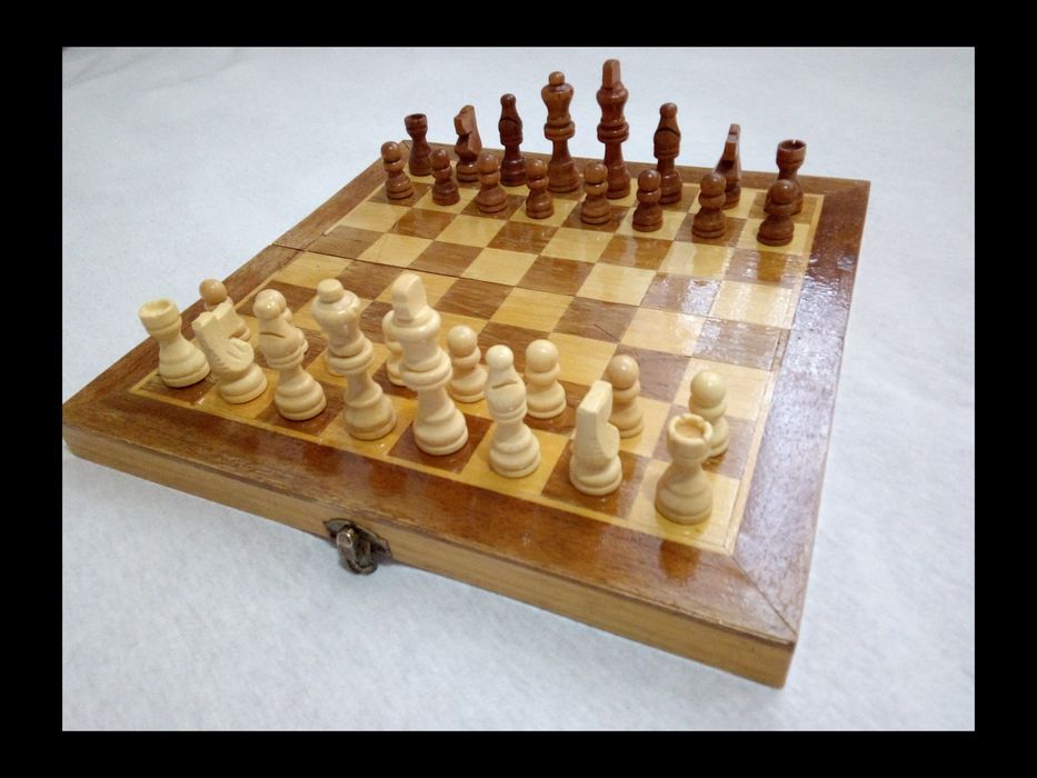Шах от Норвегия в дървена кутия