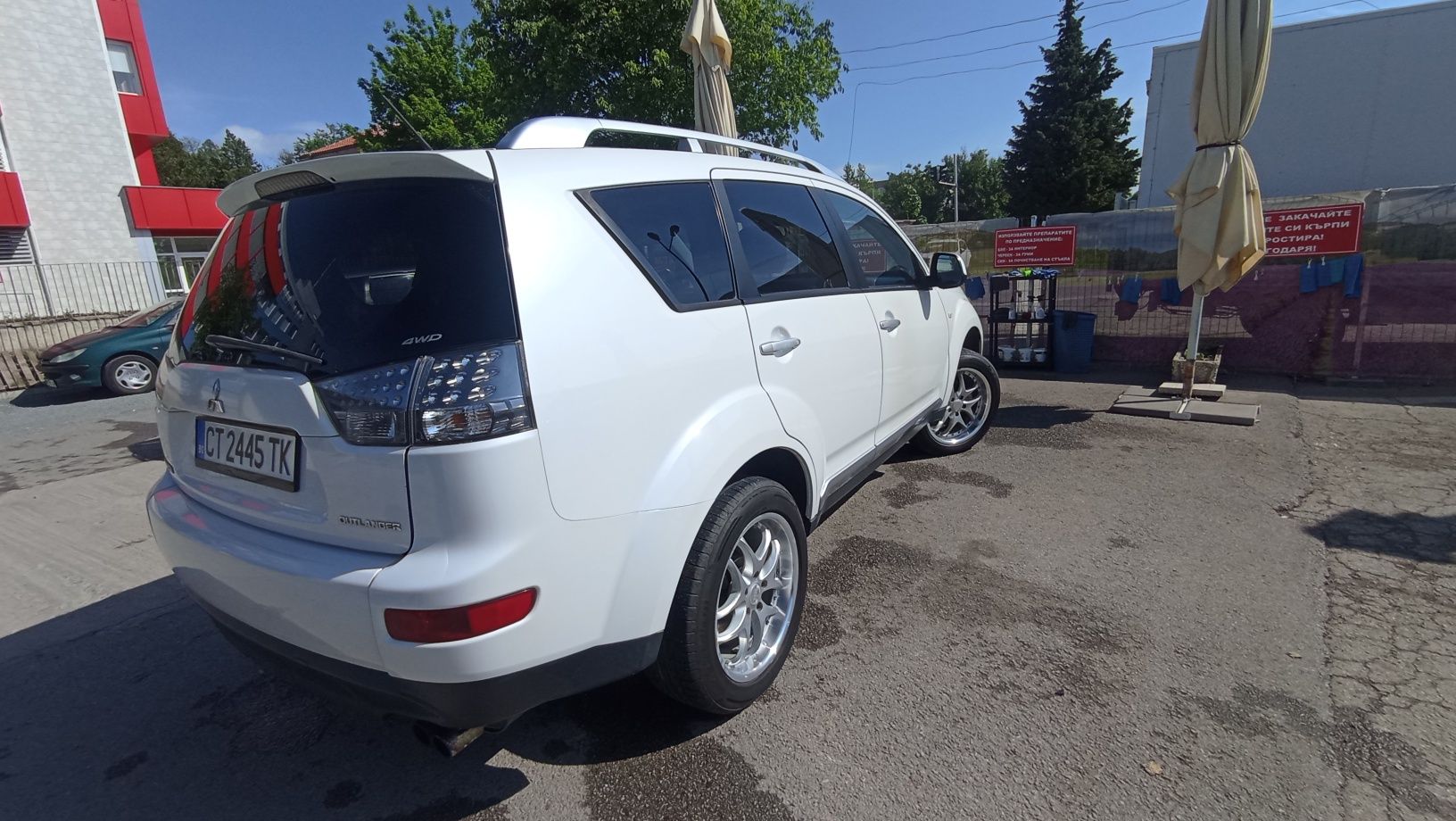 Продавам Mitsubishi Outlander