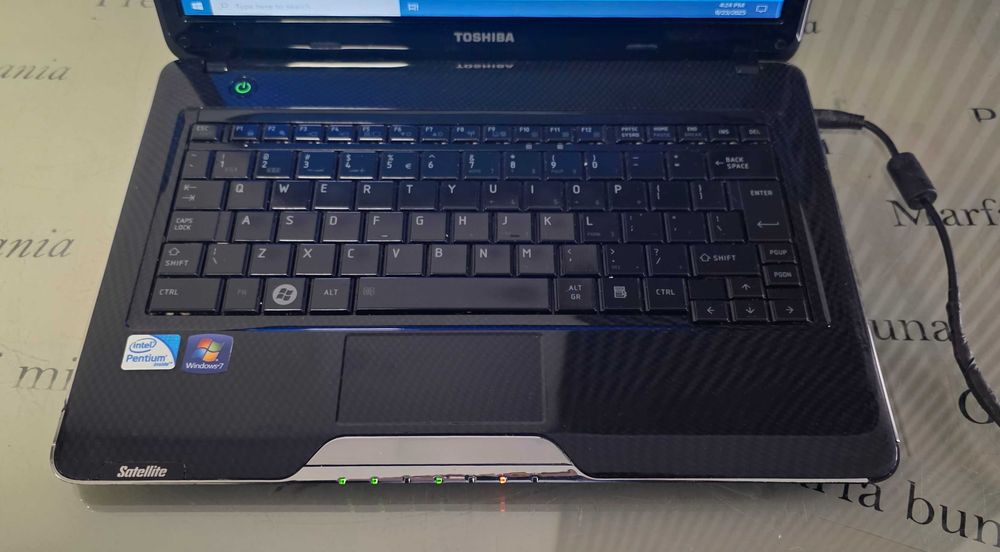 Laptop core2duo - Toshiba Satellite T13-10G - functional,instalat