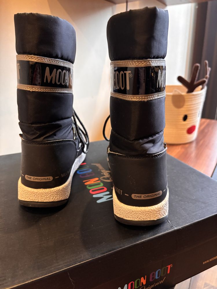Зимни боти Moon Boot