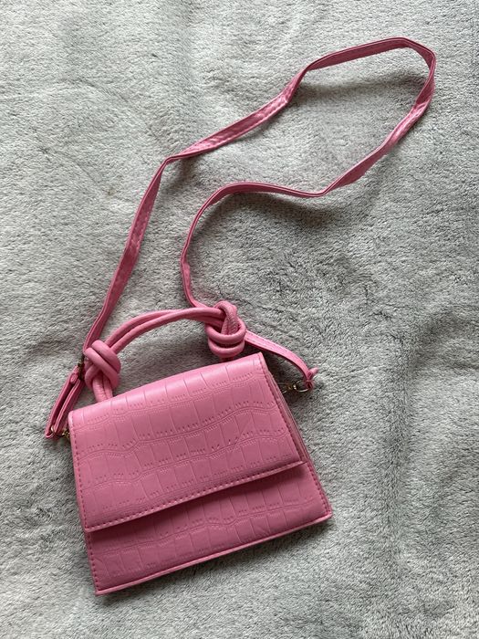 Розова чантичка