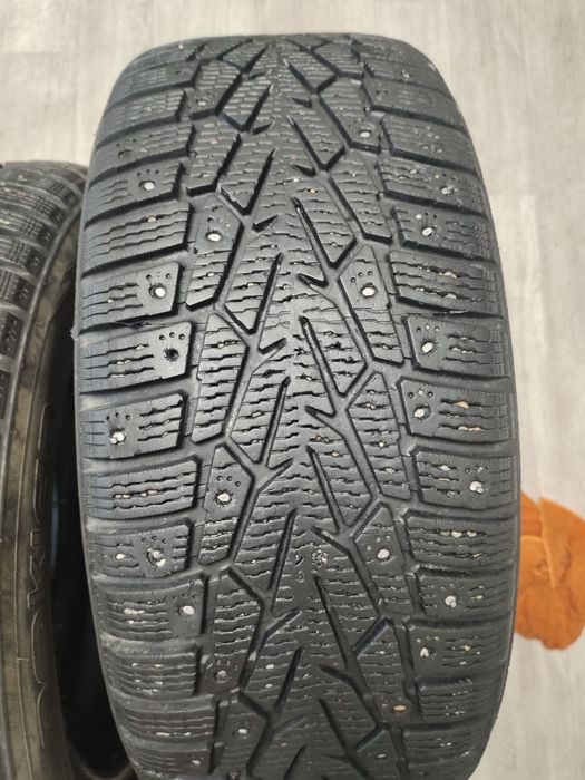 Продам 4шт Б/у зимнюю резину R16 nokian hakkapeliitta