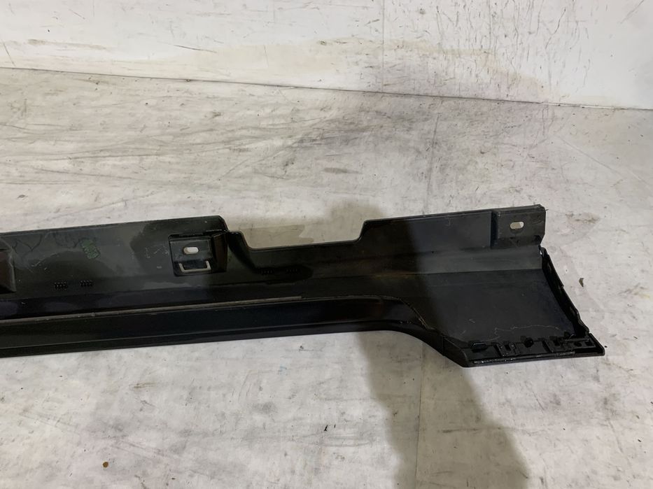 Prag stanga VW Passat B8, 2015, 2016, 2017, 2018, 2019, cod origine OE 3G0853857F.