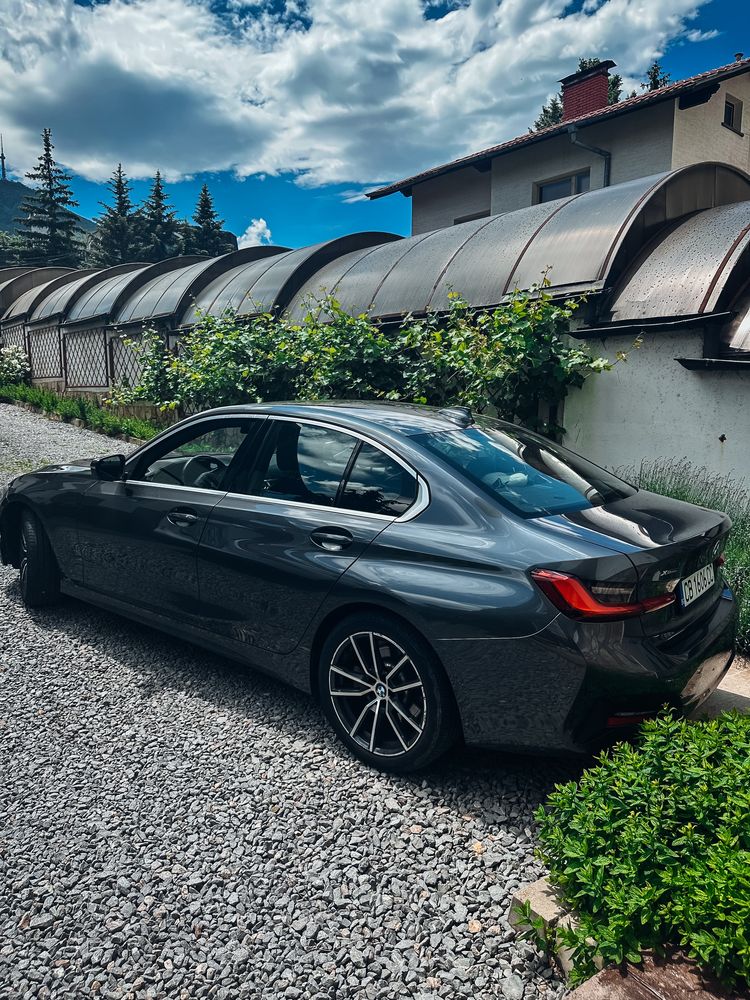 BMW 330i / XDrive / Sport Line / Камера / FULL LED / Подгрев