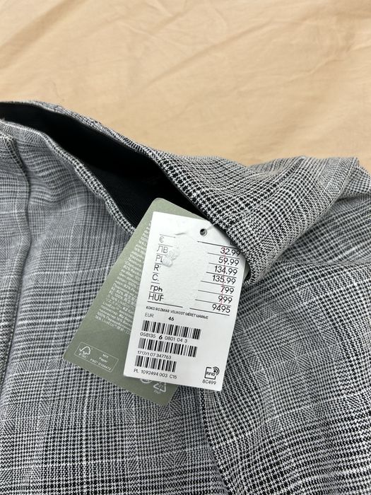 Pantaloni noi in carou H&M
