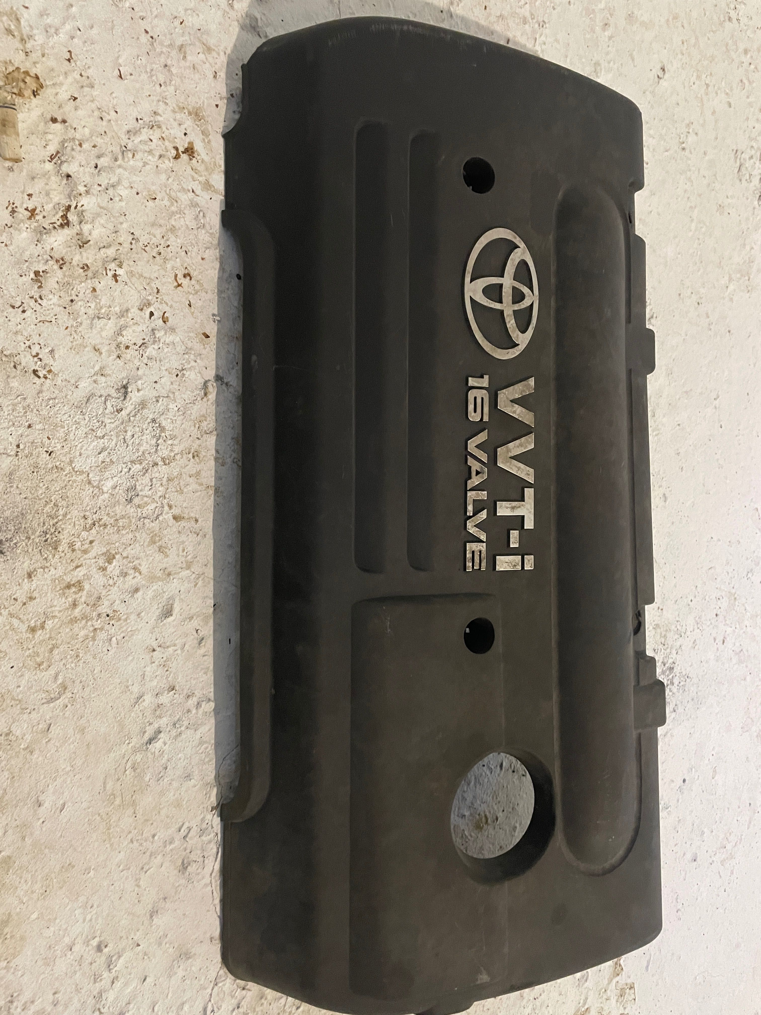 Toyota кора за двигател
