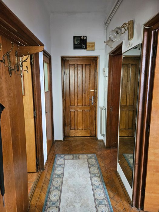 Închiriez apartament 2 camere