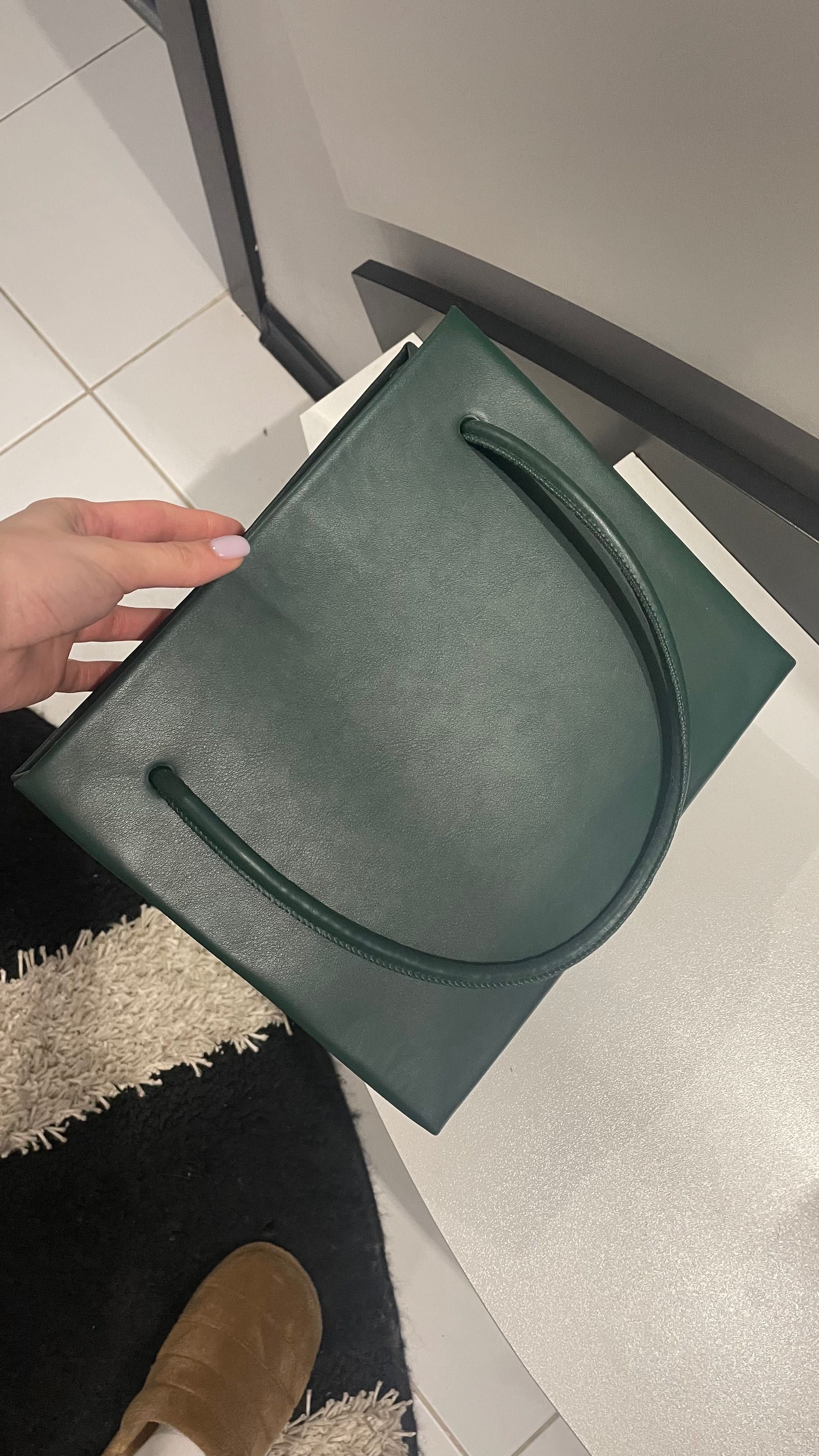 Зелена чанта от Зара