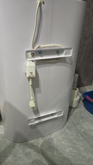 Продам бойлер нагрева воды Electrolux