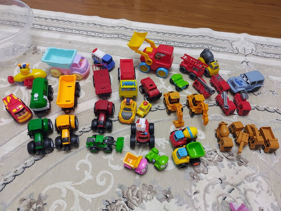 Все вместе за 5500 тг машины