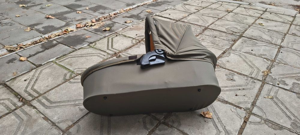 бебешка количка Hauck