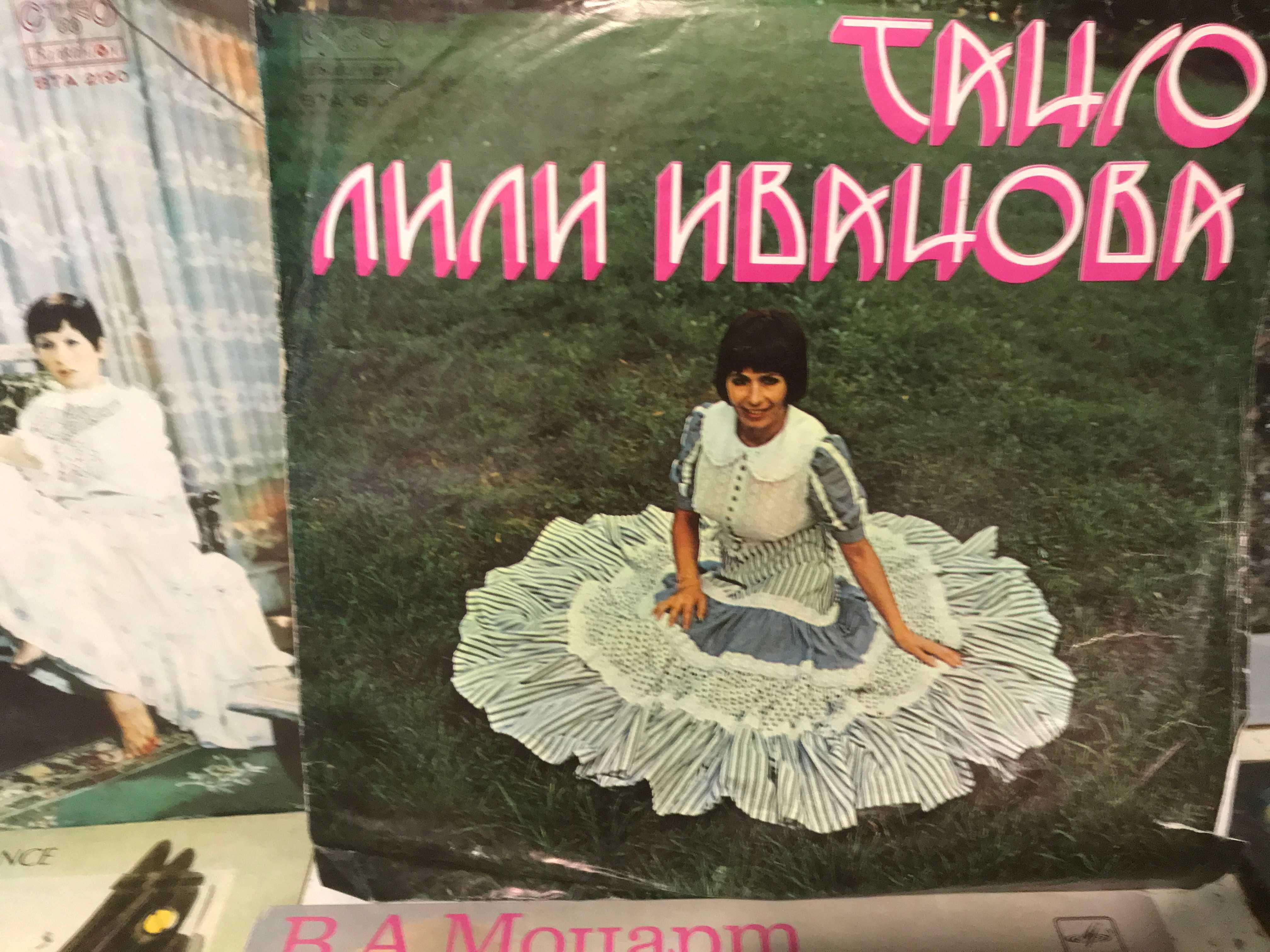 Стари грамофонни плочи за ценители и колекции