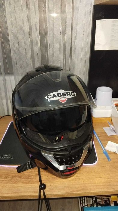 Каска CABERG Justissimo