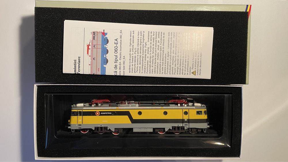 Locomotiva CFR 060 DA vopsire Rompetrol, AF10017