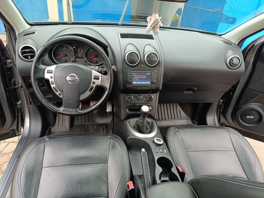 Vand Nissan qashquai +2 4x4 2014