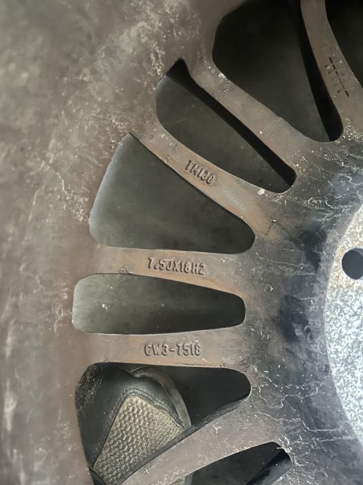 Jante aliaj Ford cu cauciucuri r18