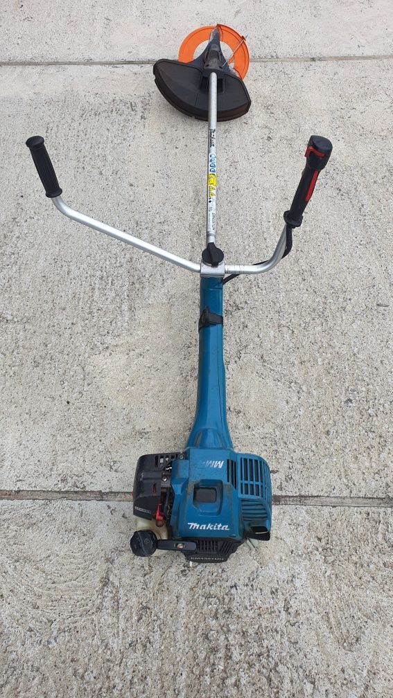 Косачка Makita EM4351UH