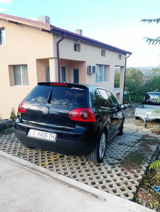 Продавам Голф 5 1.9 105hp