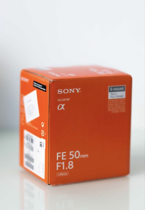 Sony FE 50mm f1.8 la cutie, nou + parasolar. FullBOX