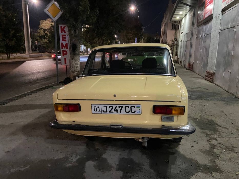 Vaz 21011 sotiladi