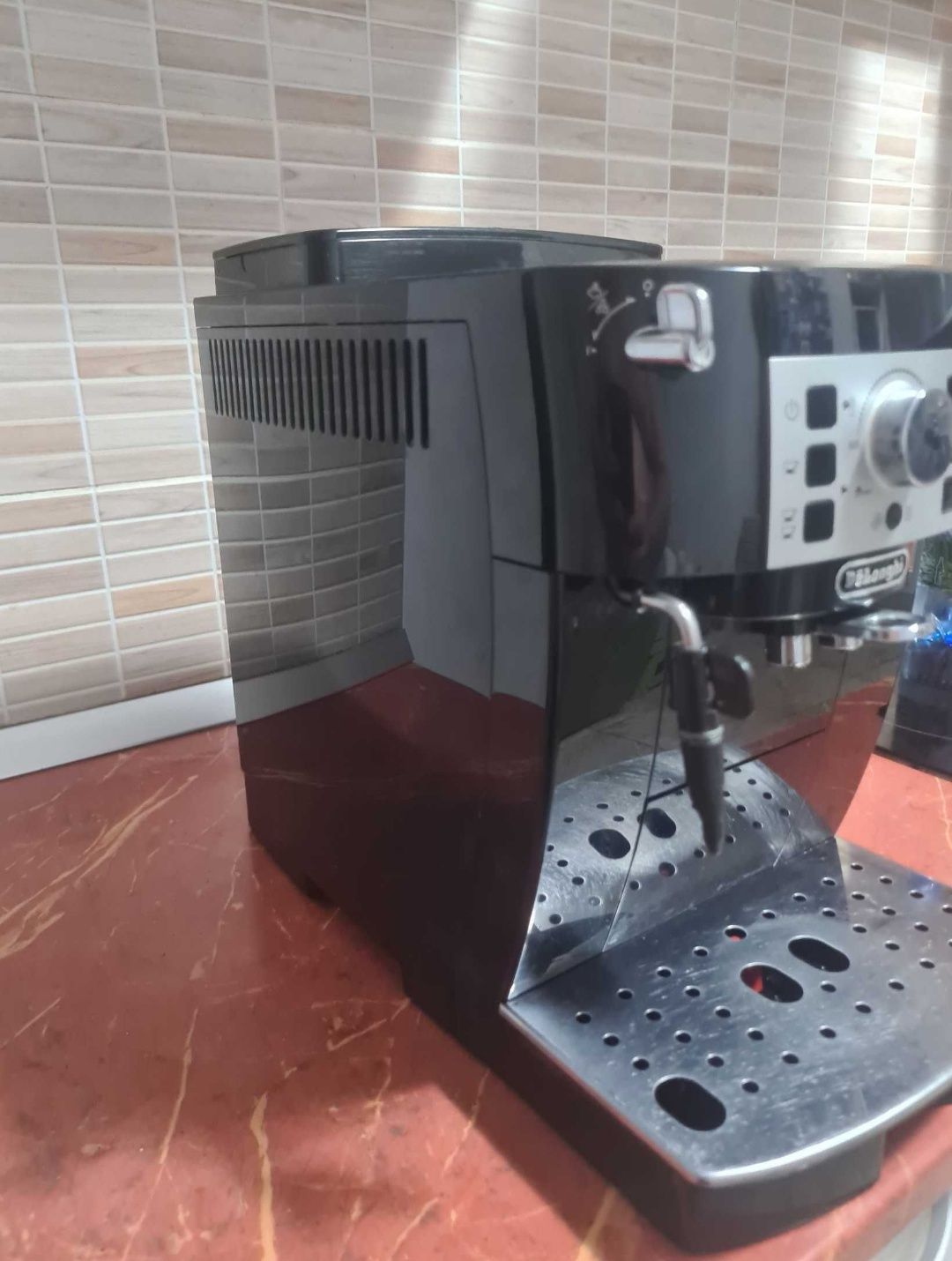 Aparat cafea DeLonghi magnifica s cafea boabe