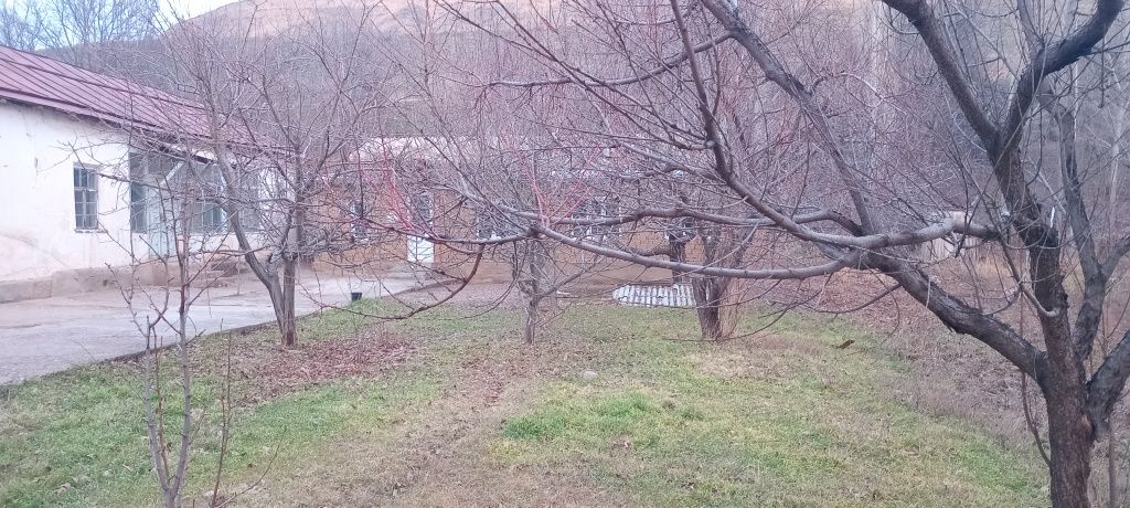 Участка сотилади Бостонлик да