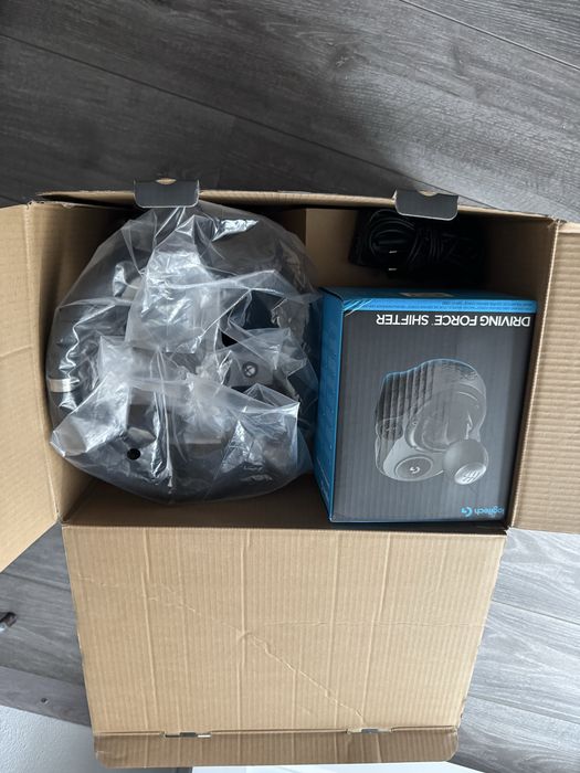 volan logitech g920 + schimbator logitech