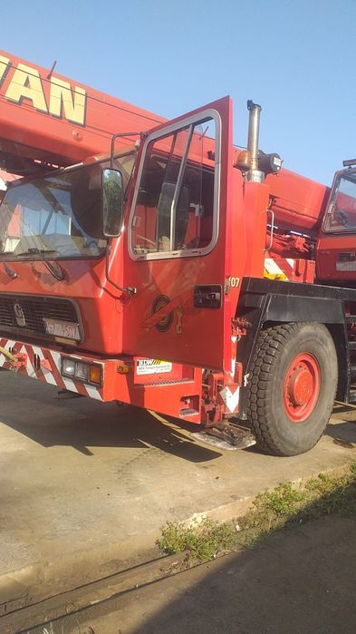 Vand maracara Grove GMK 3040 40 tone 
Motor Mercedes 
Anvelope noi
Bra