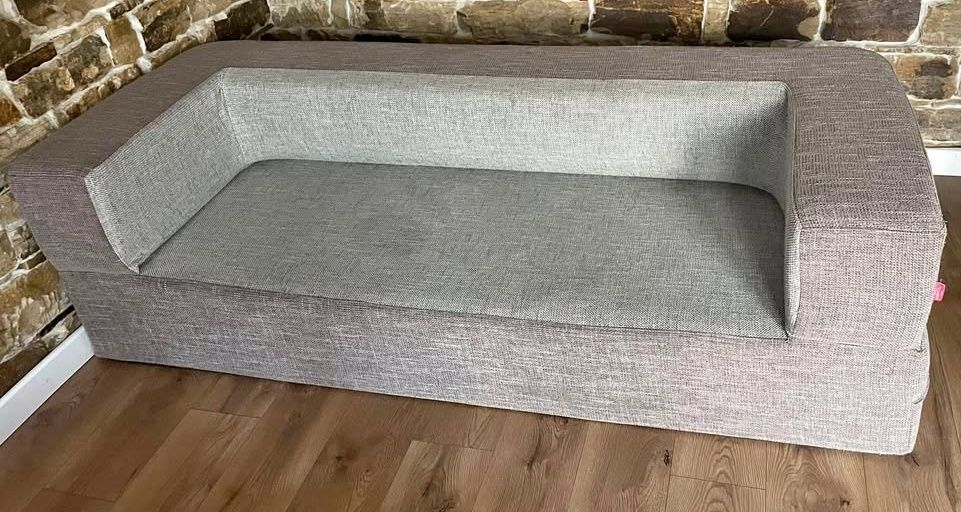 Vând pat extensibil din burete că cel din poza