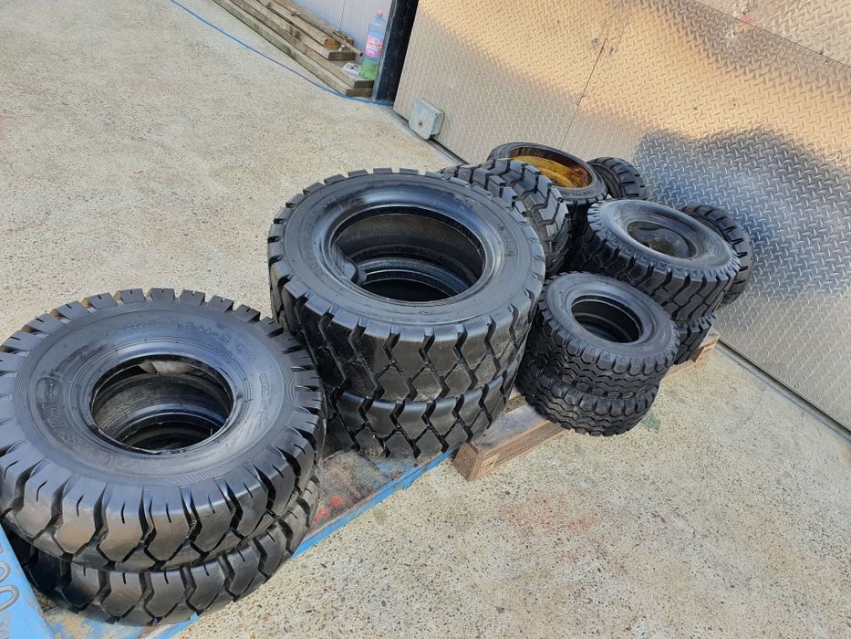 Cauciucuri motostivuitoare/bob