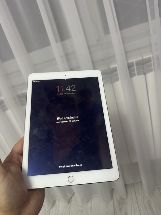 Vand tableta ipad air 2 pentru piese