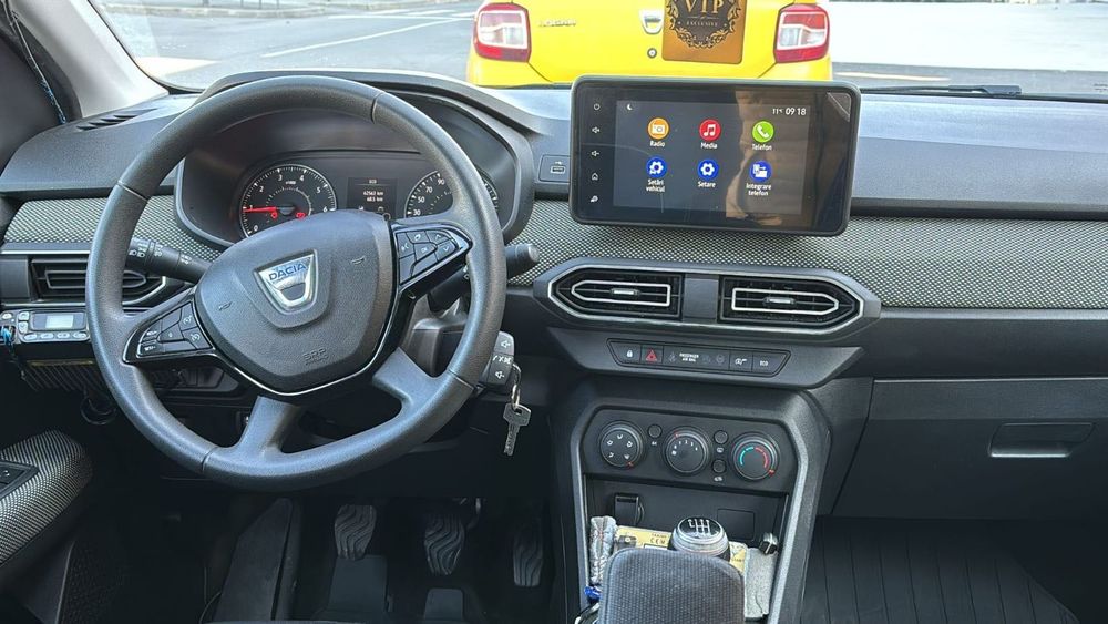 Vând Dacia logan