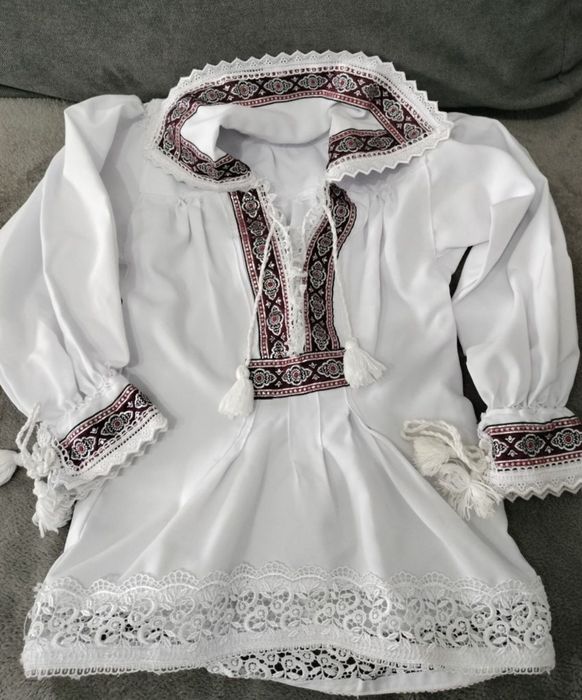 Costum popular traditional 3-4ani 300lei