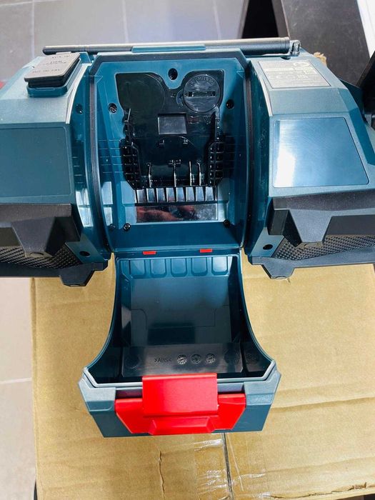 Radio de șantier Bosch Professional 18V GPB 18V-2 C