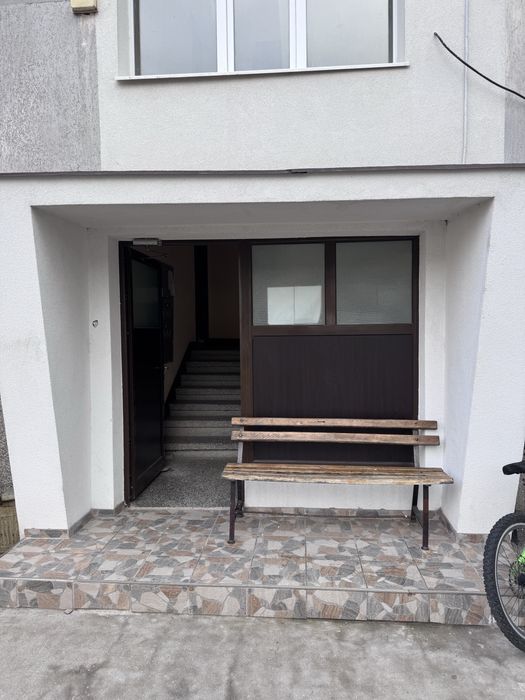 Продава се Тристаен апартамент в Златоград - 61 кв.м за 1066 €/кв.м - Снимка #2