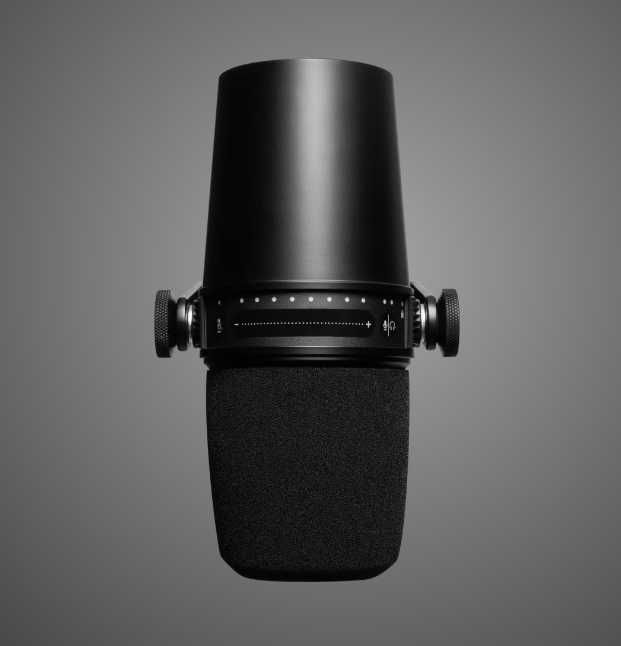 Динамический микрофон SHURE MV7 Podcast kit