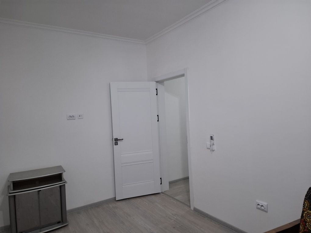 Uzoq muddatga uy ijaraga beriladi. 300$