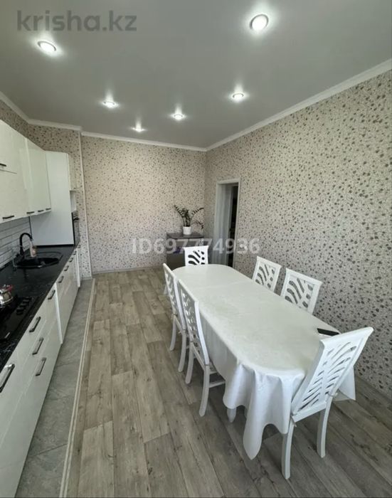Продам кухонный стол с 6 стульями