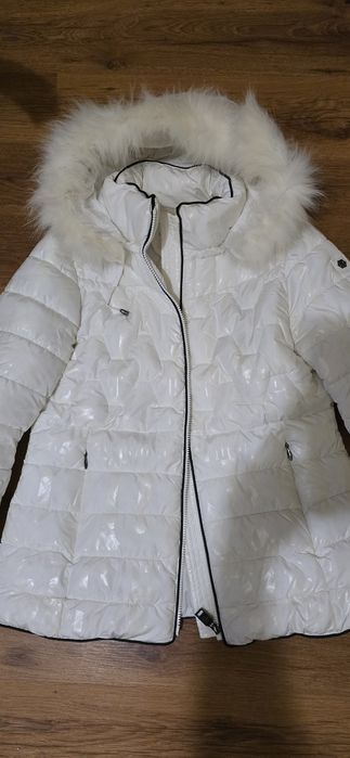 Зимно яке с качулка, непромокаем горен слой