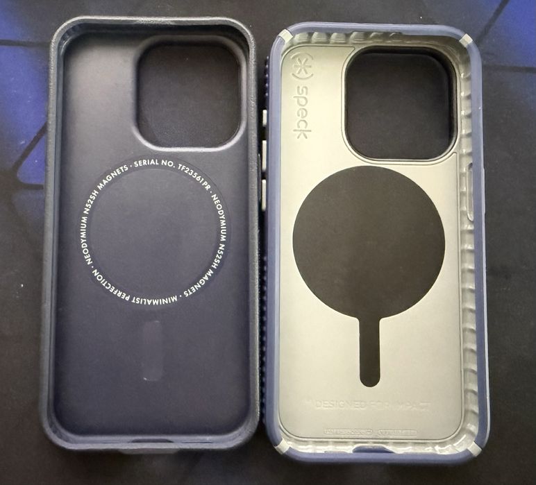 Huse iphone 15 pro Caudabe si Speck albastre