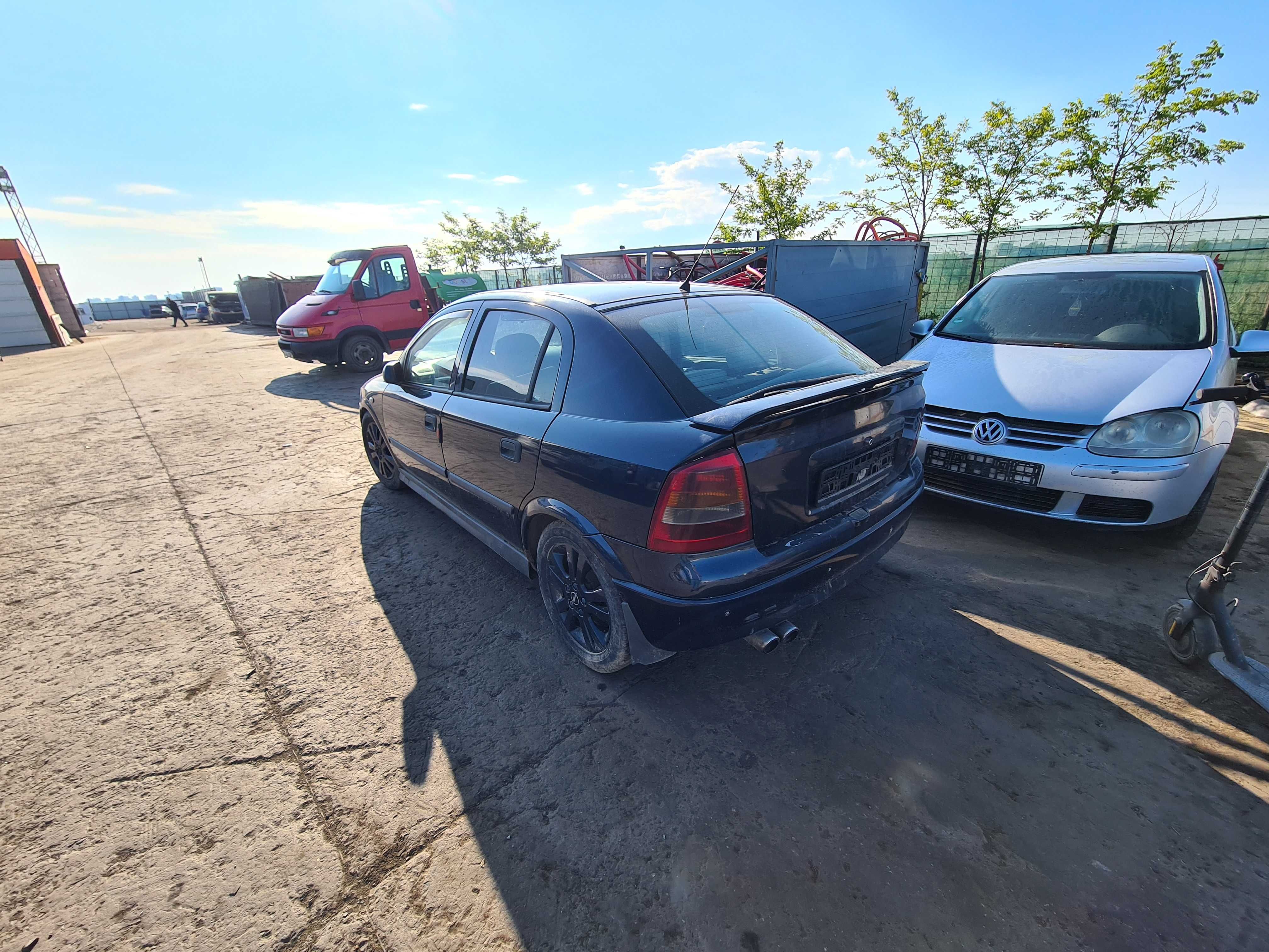 Dezmembram Opel Astra G