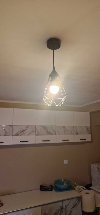 Vanzari lustra cu un singur corp 70 ron