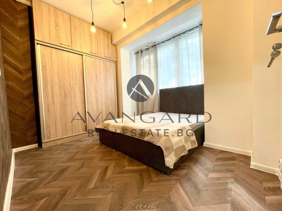 Продава се Тристаен апартамент в Пловдив, Христо Смирненски - 70 кв.м за 2057 €/кв.м - Снимка #5