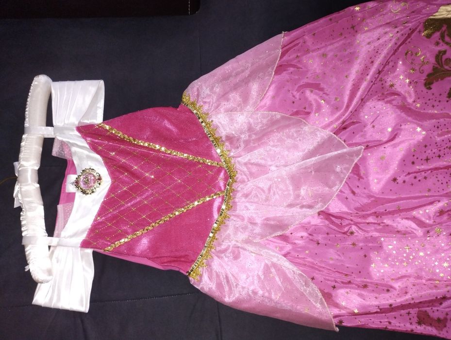 Карнавални рокли на Disney