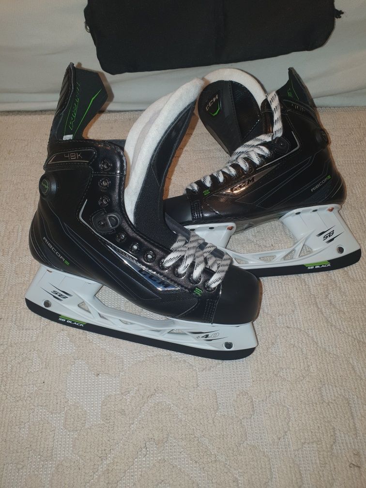 Schimb patine hochey CCM profesionale