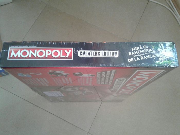 Joc Monopoly Cheaters romana, nou, Hasbro, in tipla