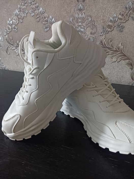 Продаются кроссовки