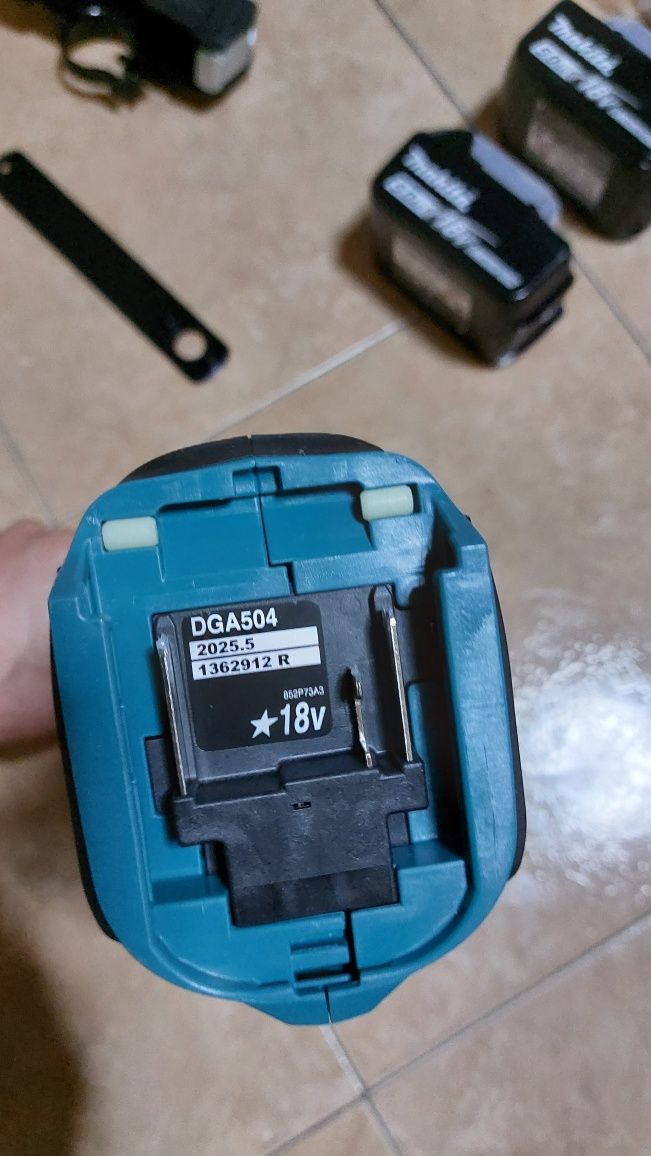 Polizor Makita DGA504
